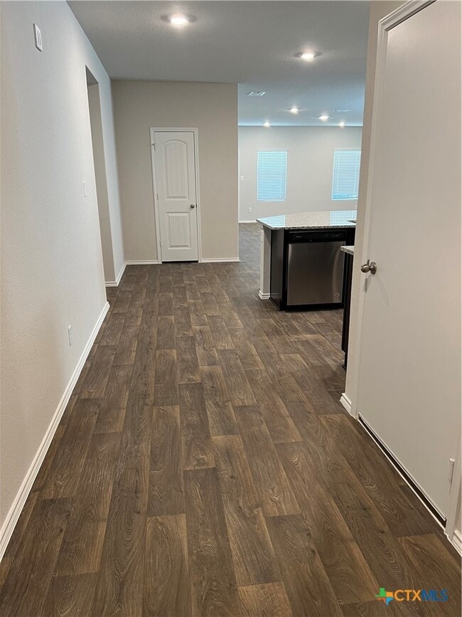 Photo - 937 Armadillo Dr