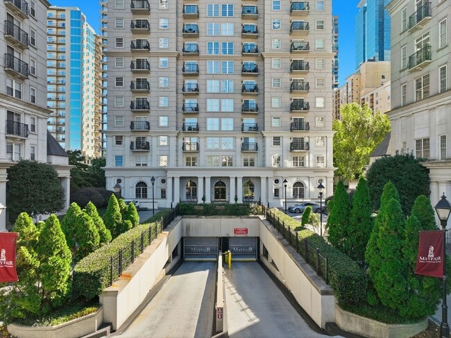 Building Photo - Penthouse Living in Midtown! Unit PH404