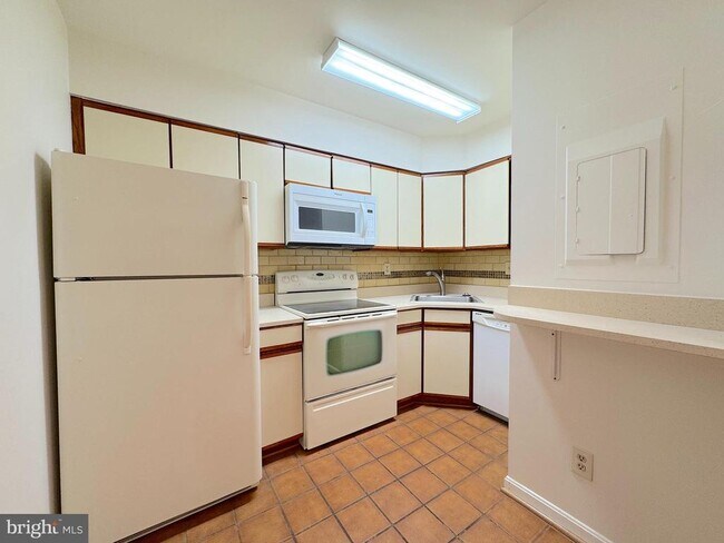 Photo - 1020 N Stafford St Unit 306