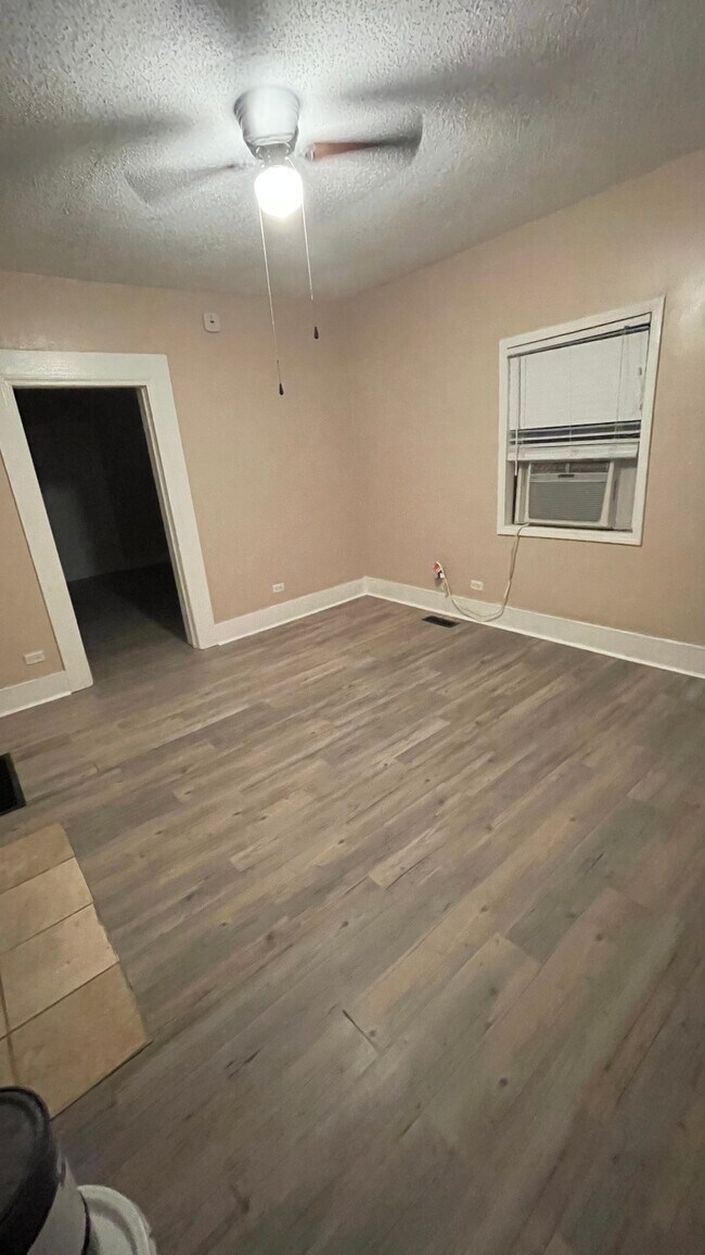 Living room - 307 59th St