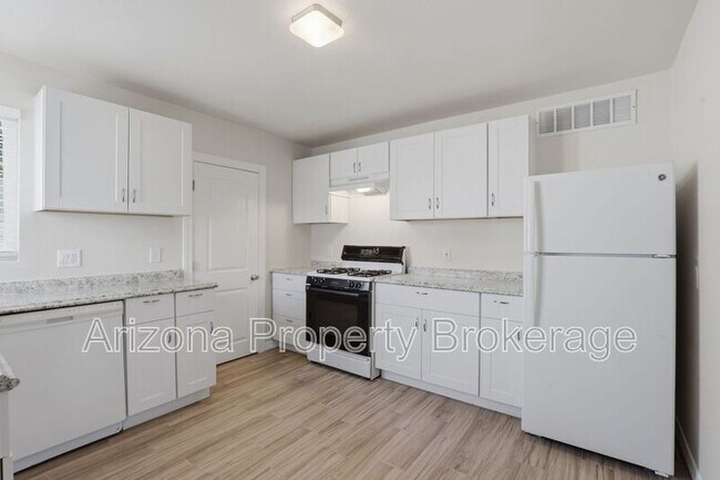 Photo - 805 E Turney Ave Unidad #4