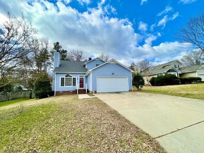 Photo - 3 Bed 2.5 Bath Beautiful Home Located North West Greensboro!