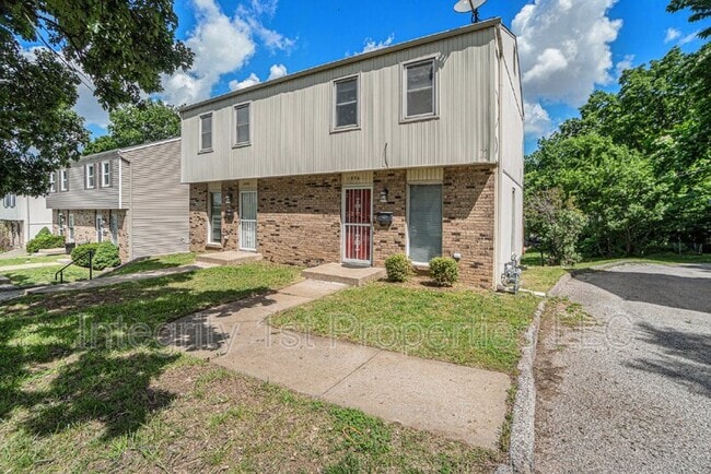 Photo - 1926 W 36 Ave