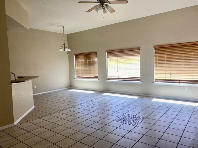 Photo - 5548 Patagonia Dr