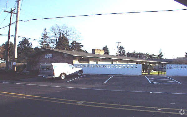 Photo - Denney Garden Court