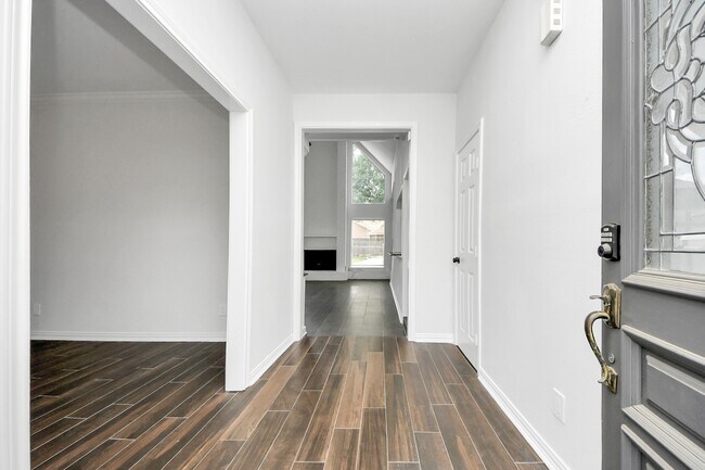 Photo - 5310 Oak Cove Dr