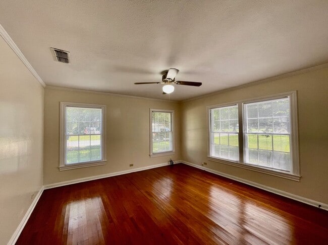 Photo - 705 Runnels Ave