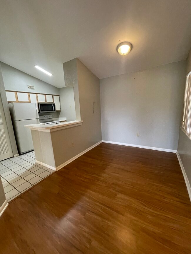 Photo - 2820 N Oakland Forest Dr Unit 2820 #210