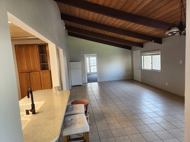 Photo - 5011 63rd St