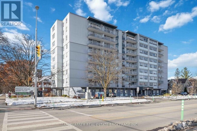 Photo - 396 Queens Ave Unité 102