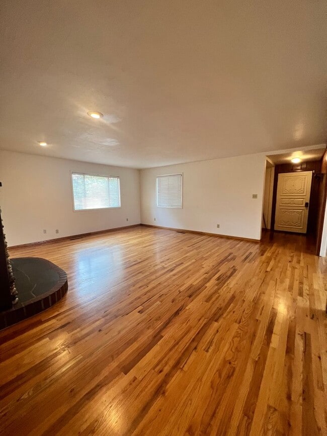 Photo - 2 Bedroom Blue Lake House with extra Loft Space!