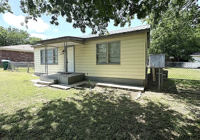 Photo - 306 N Ann Blvd