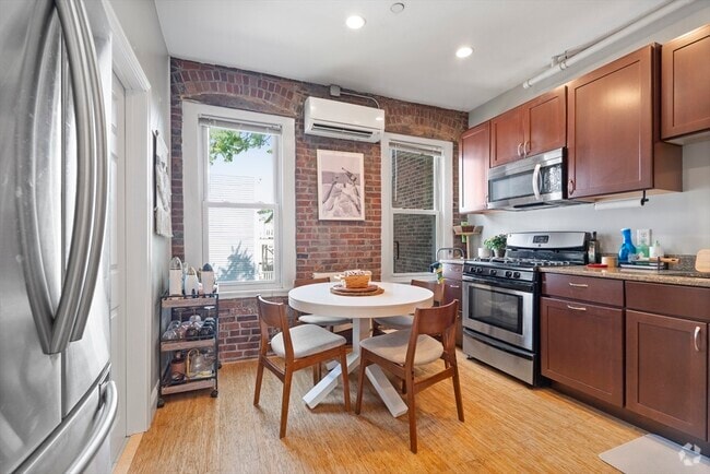 Building Photo - 162 F St Unit 2 Rental