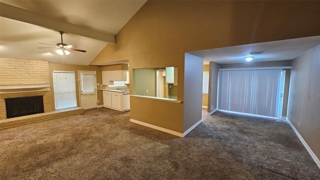 Photo - 14807 Spring Lake Dr