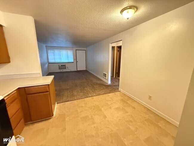 Photo - 1009 S 41st Ave Unit 4