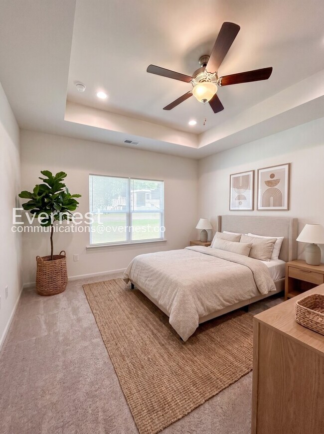 Photo - 725 N McFarland St