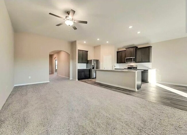 Photo - 2304 Dahlia Way