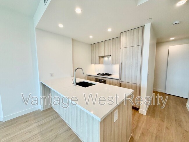 Photo - 1626 Water St