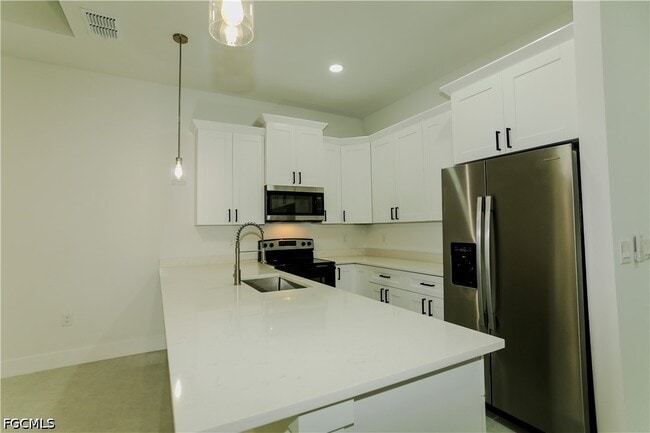 Photo - 143 Harold Ave S