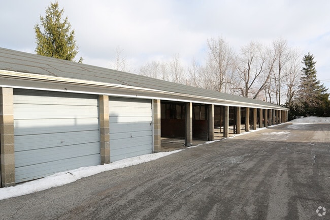 Photo - Genesee Square Apartments