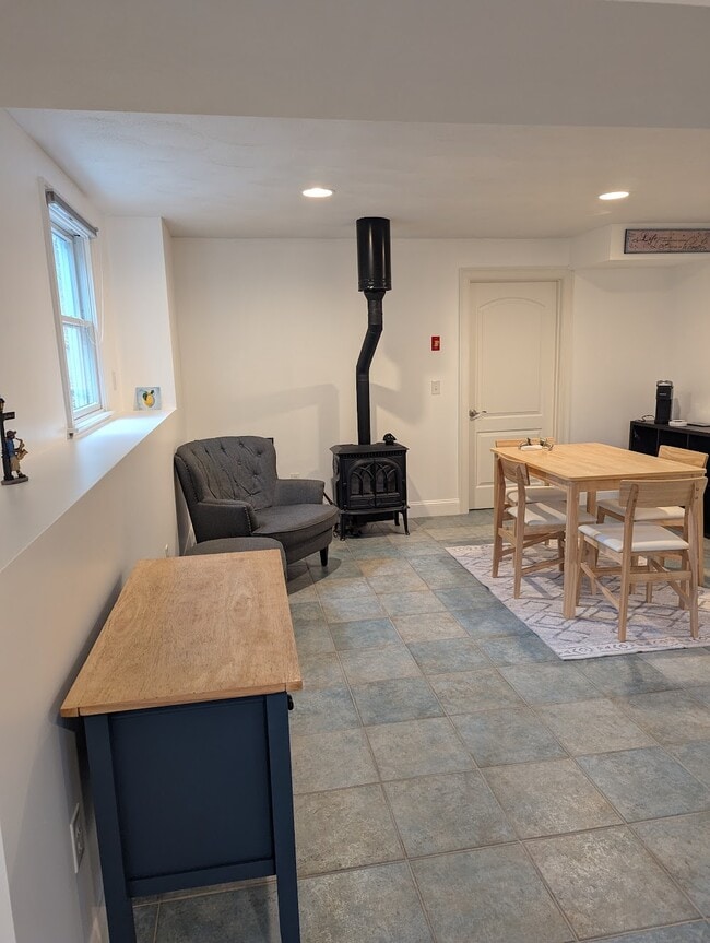 Photo - 208 Ten Rod Rd Unidad 1 Bedroom 1 bath suite