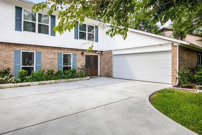 Photo - 255 E Castle Harbour Dr
