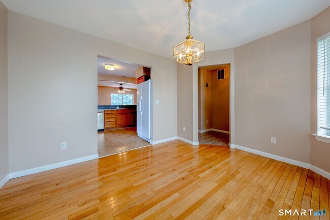 47 Tunxis St