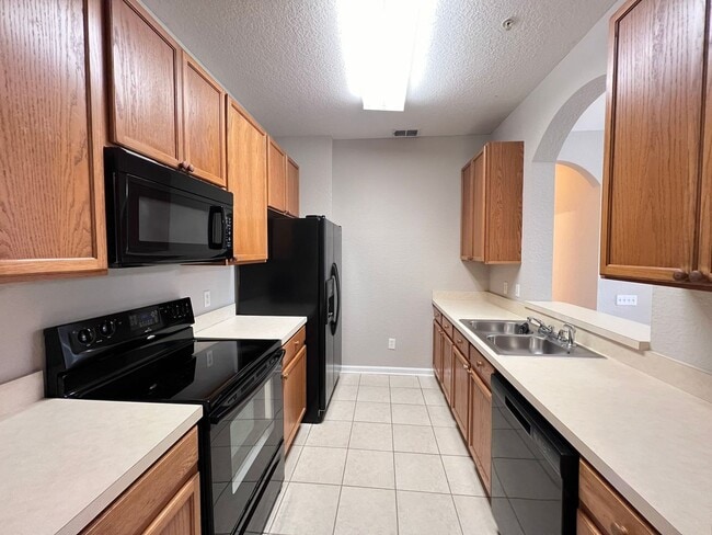Photo - APARTMENT IN THE METROWEST AREA!