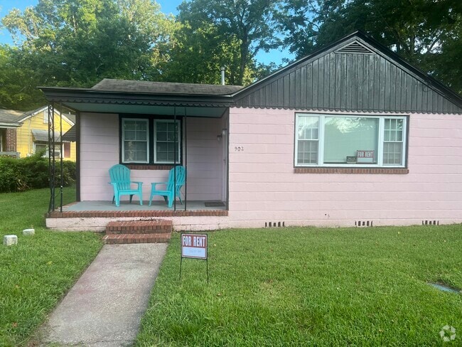 Building Photo - 902 Sycamore Ave Rental