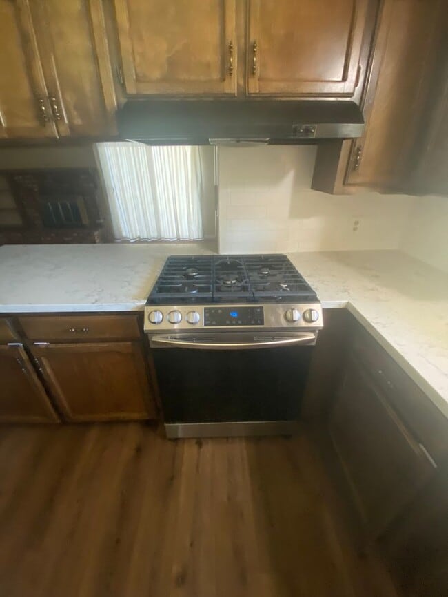 Photo - Spacious home in Northeast Hanford, central air, quiet cul-de-sac lot!