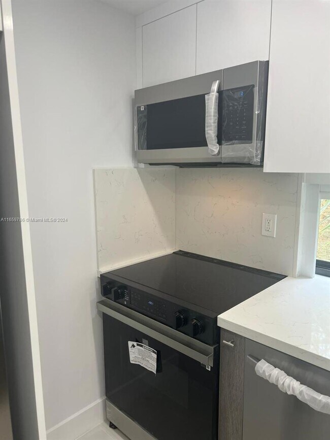 Photo - 16919 N Bay Rd Condo Unit 301