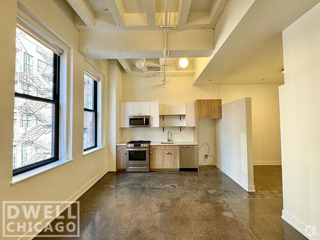 Building Photo - 32 E Adams St Unit 1F Rental