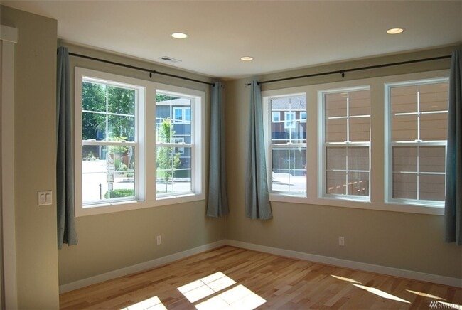 Photo - 4Bd/2.5Ba Issaquah House