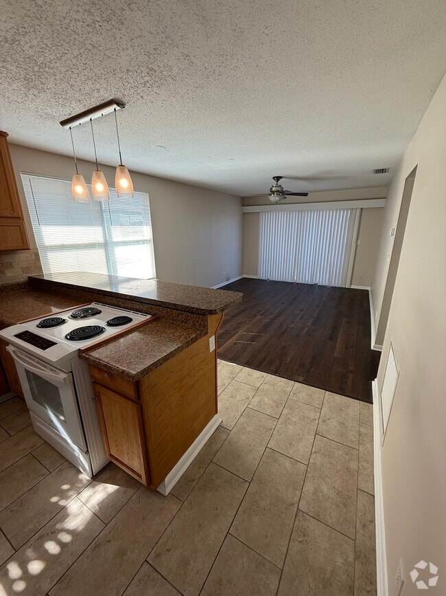Building Photo - 907 3rd St Unit 907 3rd St Rental