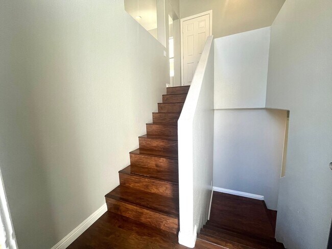 Photo - Spacious Tri-Level Home with 4 Bedrooms & ...