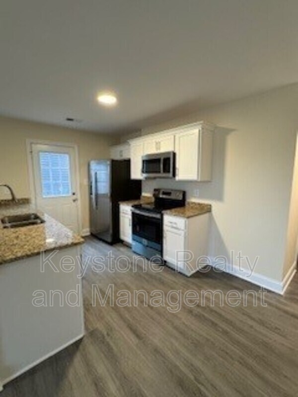 101 Mace Ln Unit B