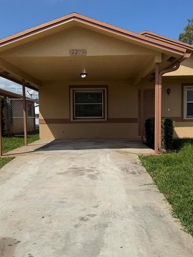 Photo - 2225 Raleigh St