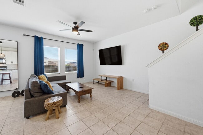 Living room - 13011 Tarland St