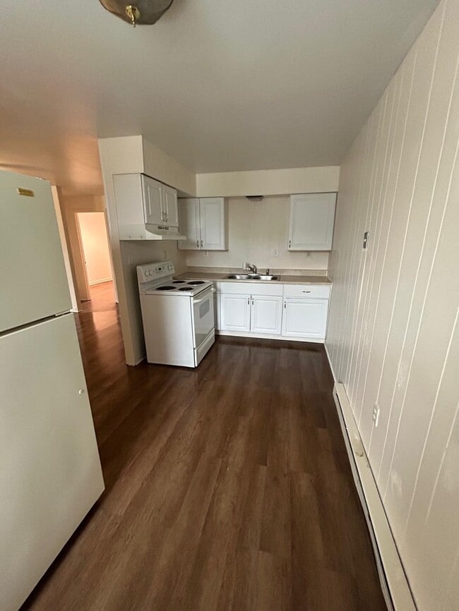 Photo - 120 W Main St