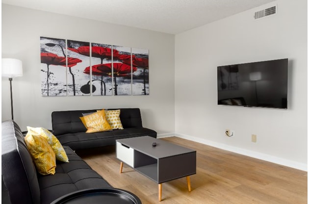 Photo - 1002 Willow Dr Townhome