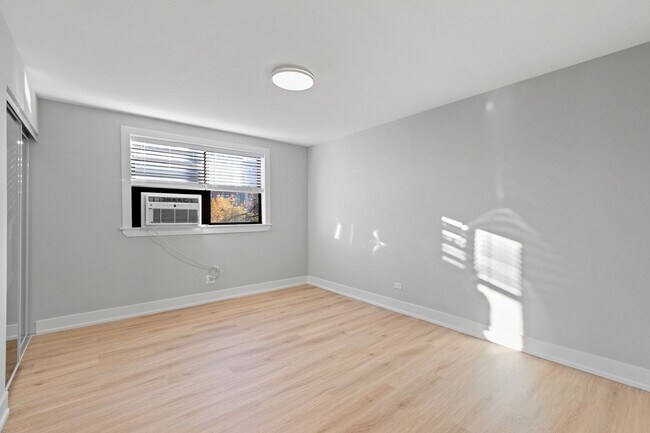 Photo - 530 W Aldine Ave