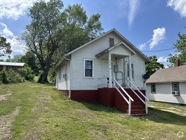 Building Photo - 609 Simpson St Rental