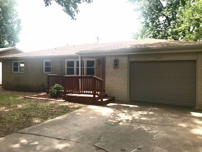 Building Photo - All Brick Home available NOW!