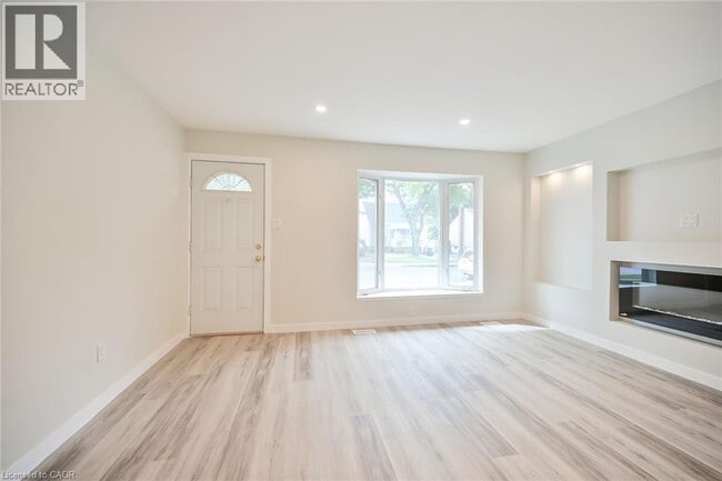 Photo - 43 Mahony Ave