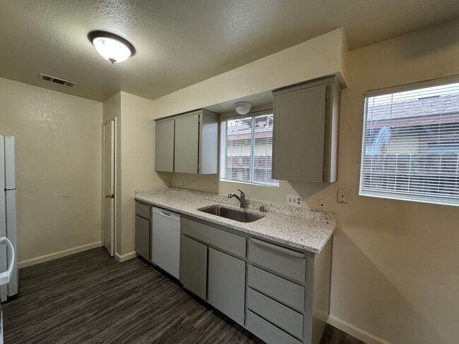 Photo - 3366 - Atreya Unit D