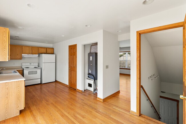 Photo - 908 Buchanan Ave