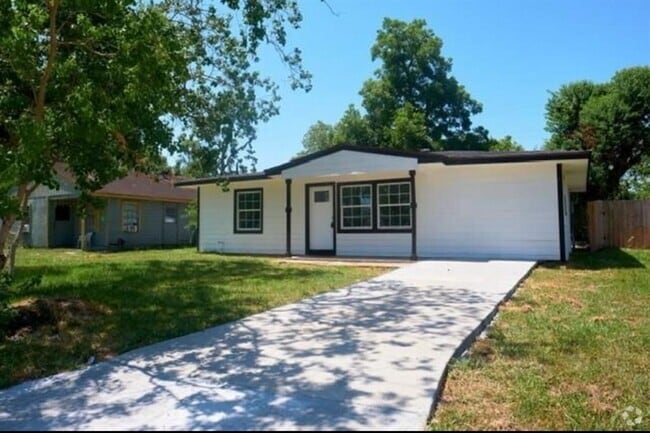 Building Photo - 4934 Burma Rd Rental