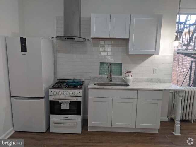 Building Photo - 2827 N Calvert St Unit 2 Rental