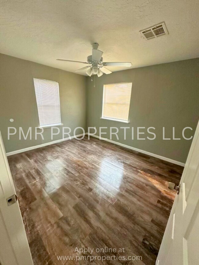 Photo - 2 Bedrooms / 1 Bathroom House