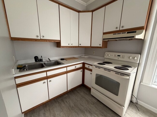 Photo - Spacious 2 bedroom apartment with bonus room